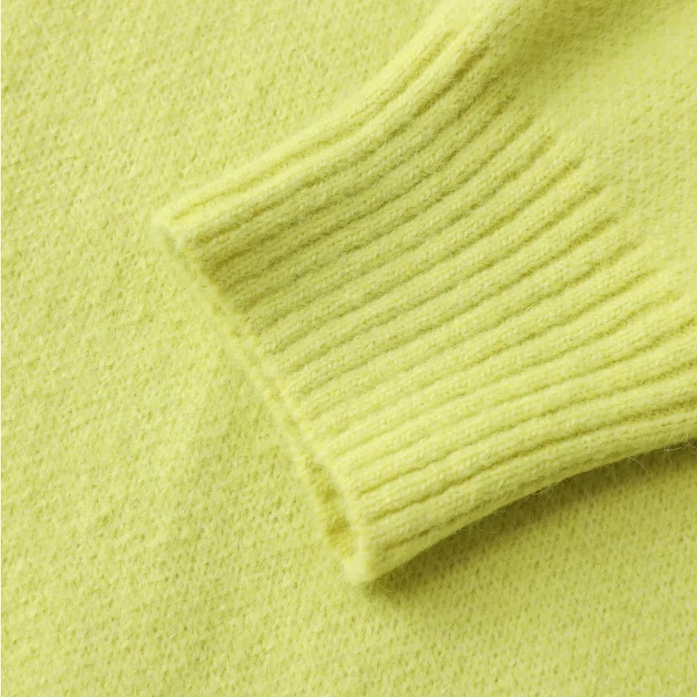 Spring-Green Sweater - Picture 2 of 5